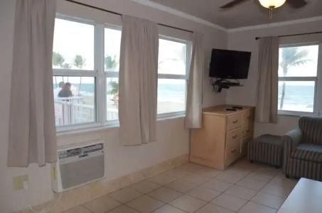 La Terrace Oceanfront - 3