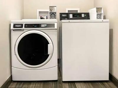 GLō Best Western  Ft. Lauderdale-Hollywood Airport - 21