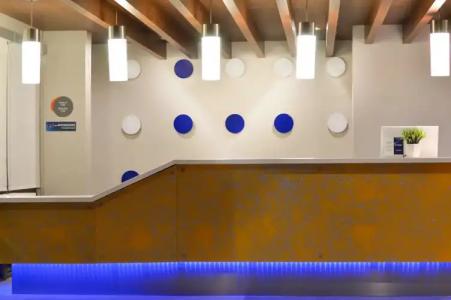 GLō Best Western  Ft. Lauderdale-Hollywood Airport - 13