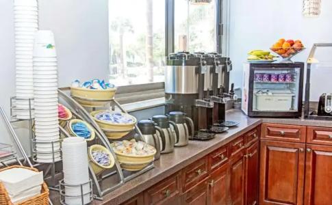 GLō Best Western  Ft. Lauderdale-Hollywood Airport - 10