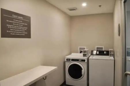 GLō Best Western  Ft. Lauderdale-Hollywood Airport - 26