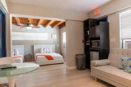 Hollywood Beach Suites and - 8