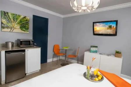 Hollywood Beach Suites and - 14