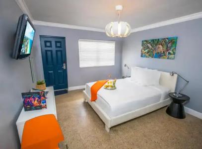 Hollywood Beach Suites and - 10