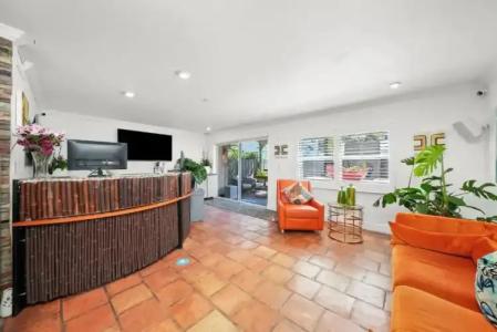 Hollywood Beach Suites and - 2