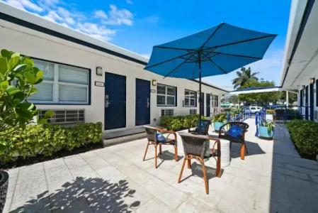 Hollywood Beach Suites and - 24