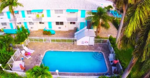 Hollywood Beachside Boutique Suite - 11