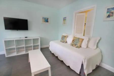 Hollywood Beachside Boutique Suite - 44