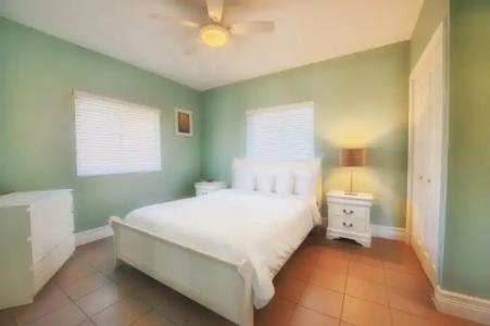 Hollywood Beachside Boutique Suite - 52