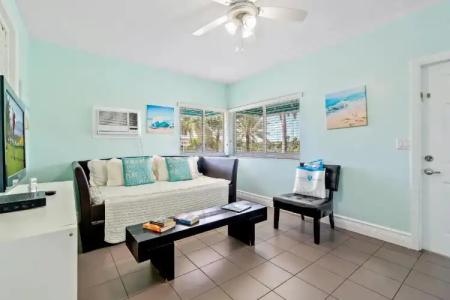 Hollywood Beachside Boutique Suite - 30