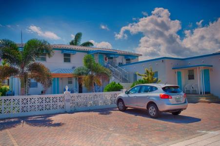 Hollywood Beachside Boutique Suite - 15