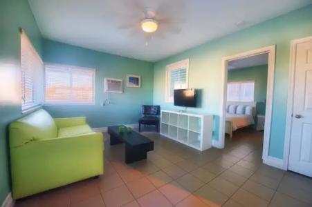 Hollywood Beachside Boutique Suite - 51