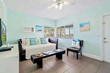 Hollywood Beachside Boutique Suite - 40