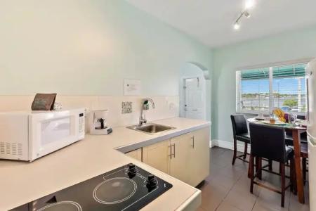 Hollywood Beachside Boutique Suite - 45