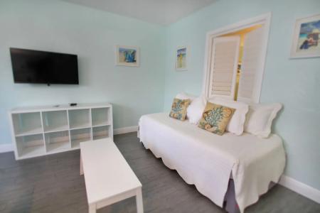 Hollywood Beachside Boutique Suite - 5