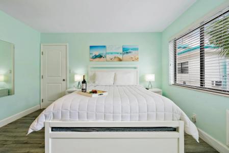 Hollywood Beachside Boutique Suite - 1