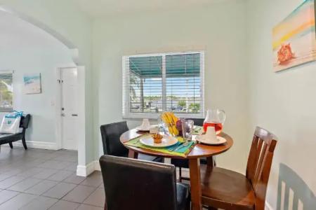 Hollywood Beachside Boutique Suite - 28