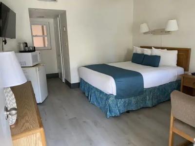 Pink Shell Beach Resort and Marina - 1