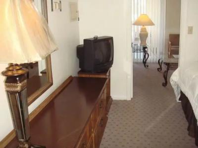 Pink Shell Beach Resort and Marina - 5