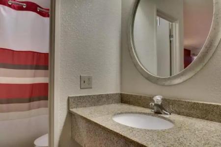 Red Roof Inn St.Louis- Westport - 46