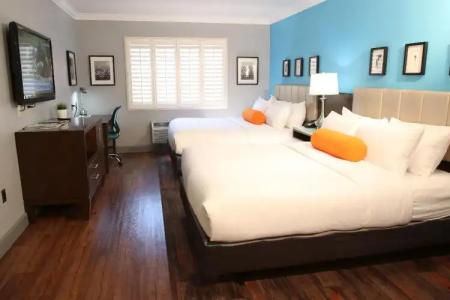 The BLVD & Suites - 37