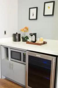 The BLVD & Suites - 21