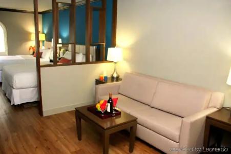 The BLVD & Suites - 31