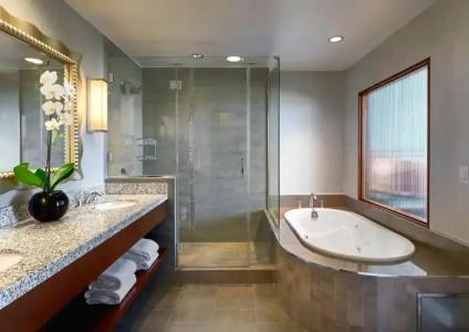 Loews Hollywood - 10