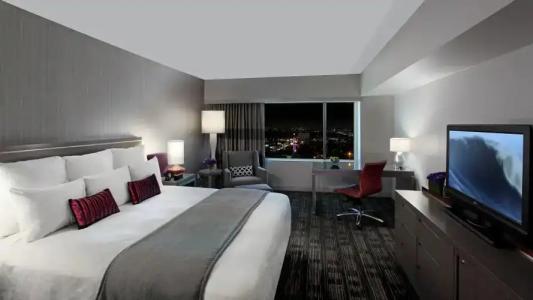 Loews Hollywood - 32