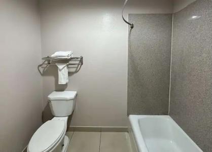 Super 8 by Wyndham Mesa Downtown Near Convention Center - 53