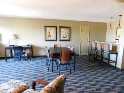 Days Inn & Suites by Wyndham Mesa Near Phoenix - 51