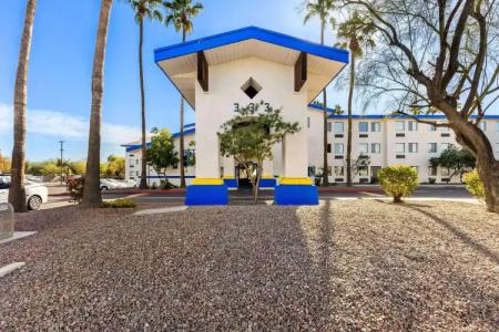 Days Inn & Suites by Wyndham Mesa Near Phoenix - 18