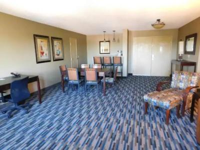 Days Inn & Suites by Wyndham Mesa Near Phoenix - 48