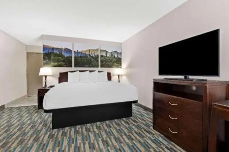 Days Inn & Suites by Wyndham Mesa Near Phoenix - 38