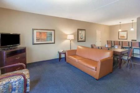 Days Inn & Suites by Wyndham Mesa Near Phoenix - 52