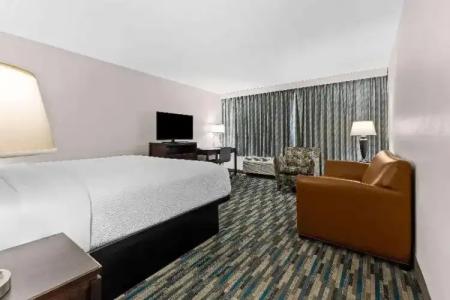 Days Inn & Suites by Wyndham Mesa Near Phoenix - 37