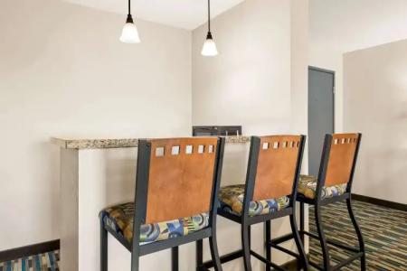 Days Inn & Suites by Wyndham Mesa Near Phoenix - 22