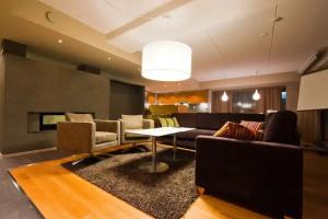 Levi Suites Levi Gold, Levi