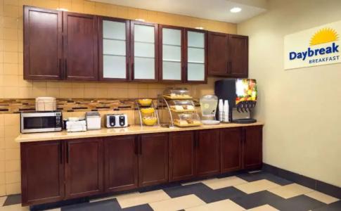 Independence 47 - 23