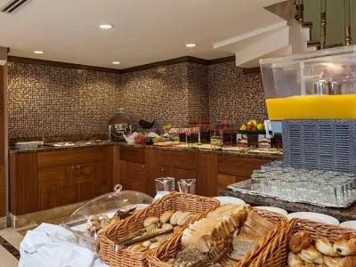 Al Majed Boutique - 1