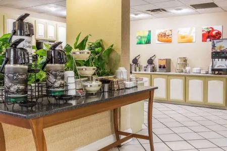 Quality Inn at the Mall - - 12