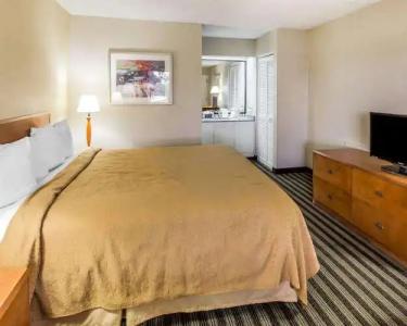 Quality Inn at the Mall - - 2