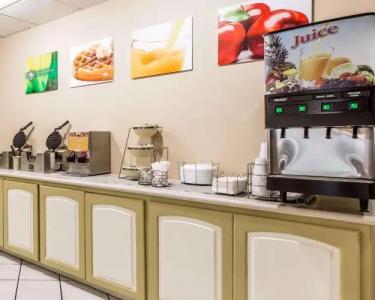 Quality Inn at the Mall - - 10