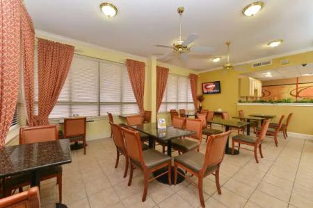 Quality Inn at the Mall - - 21