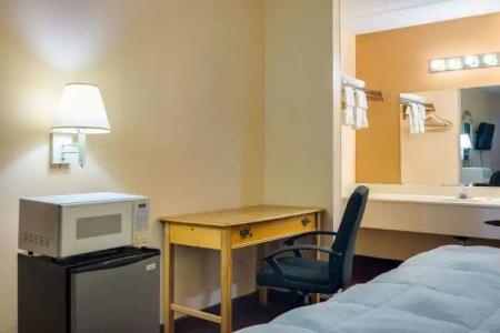 Motel 6 Macon, GA - 3