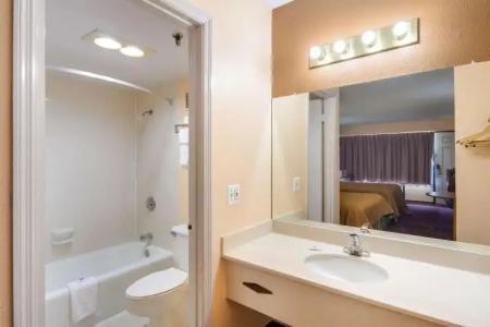 Motel 6 Macon, GA - 23