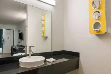 Motel 6 Macon, GA - 35