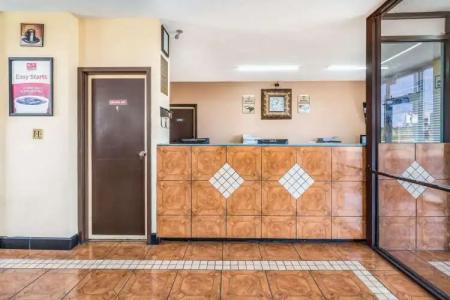 Econo Lodge Inn & Suites Macon West - 13