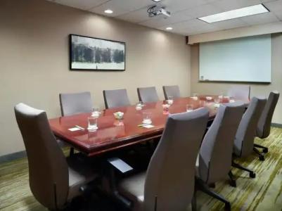 Courtyard Macon - 11