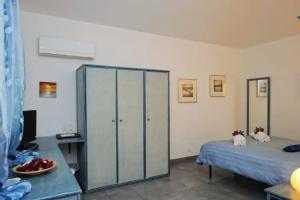 Poisson Rouge, Bonifacio